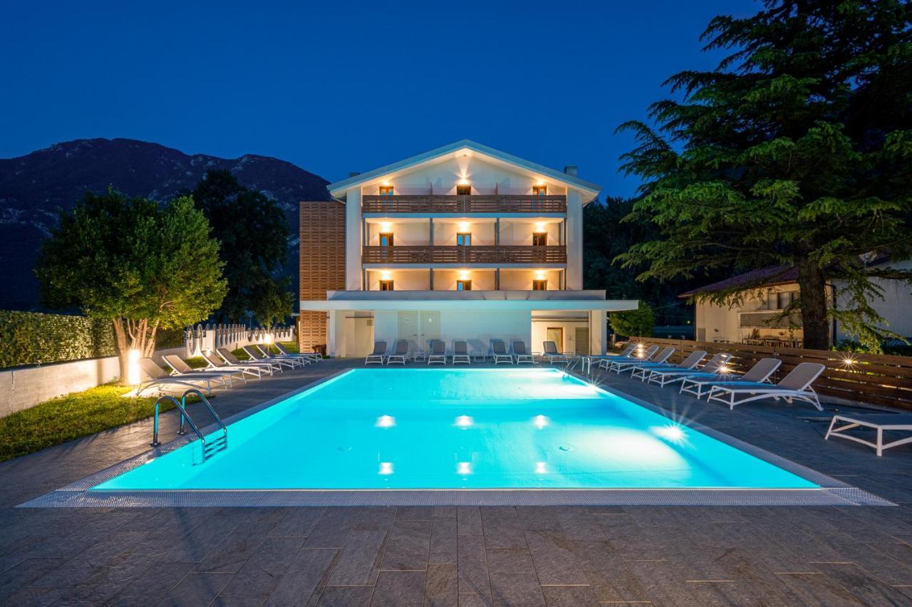 Hotel Trilago Trasaghis Exterior photo